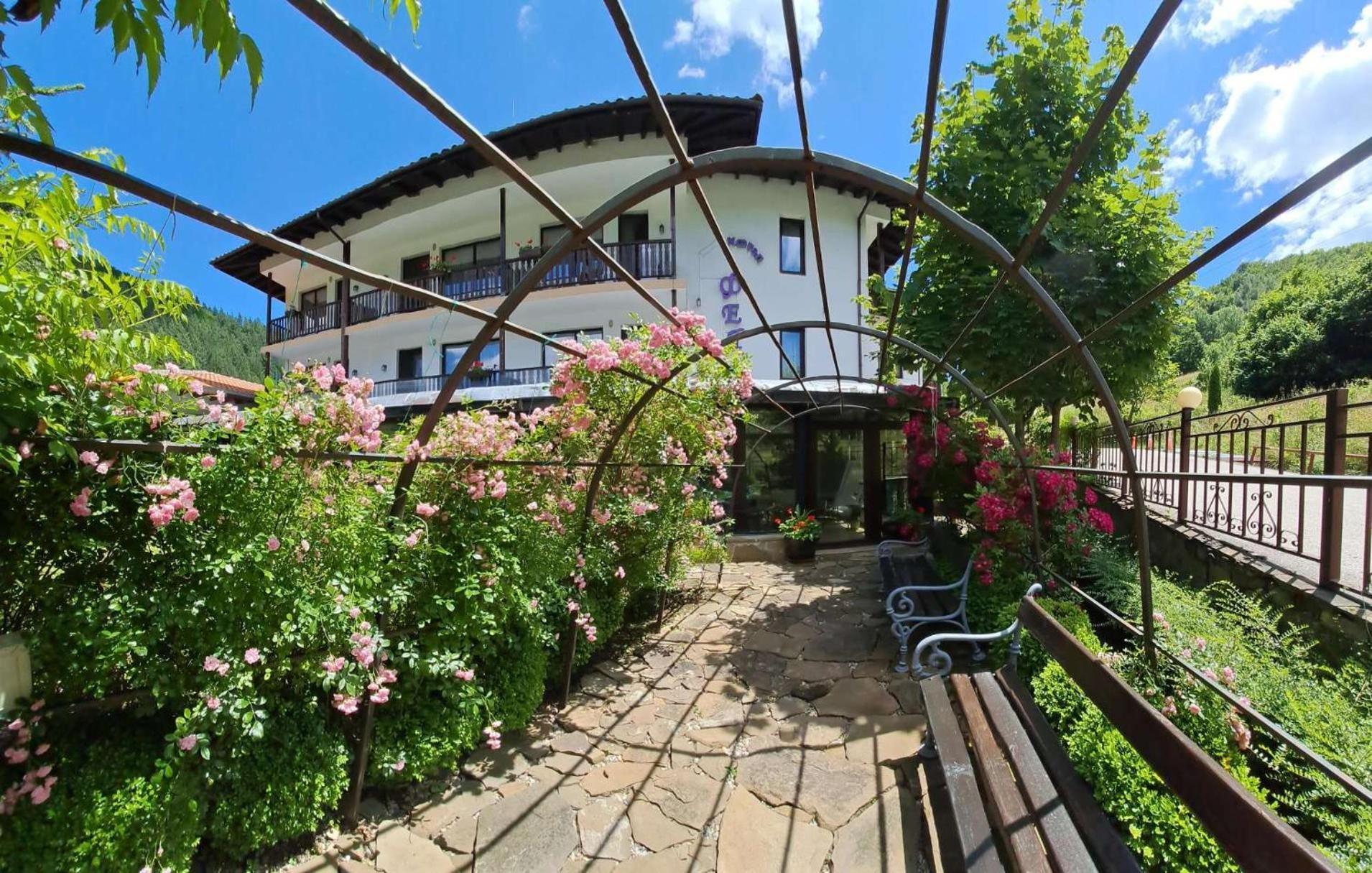 Park Hotel Fairy Chiflik Εξωτερικό φωτογραφία